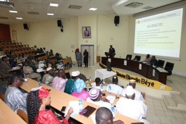 Ecole maintien paix
