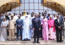 TOMBOUCTOU, NIONO, BAKARYTOGOLA Des symboles de notre incapacité à régler un problème Le Mali souffre d’une carence quasi-cognitive de faire face au plus petit des problèmes. Gouvernement boubou cisse